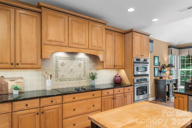 483 Cross Creek Drive 26, Marion, NC 28752