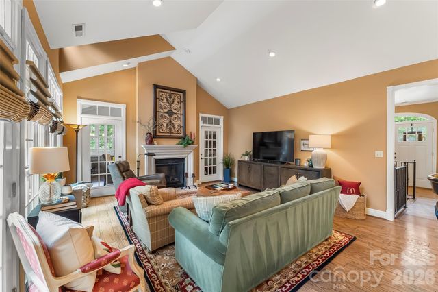 483 Cross Creek Drive 26, Marion, NC 28752