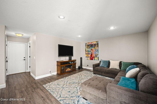 5177 E Shore CV, Post Falls, ID 83854