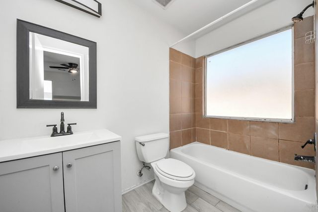 10217 Teneha Drive A, Houston, TX 77033