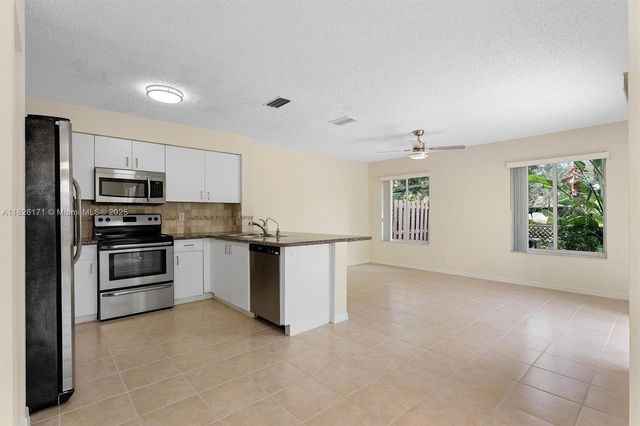 1784 SW 110th Ter, Davie, FL 33324