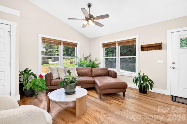 2546 Old Clyde Road, Clyde, NC 28721