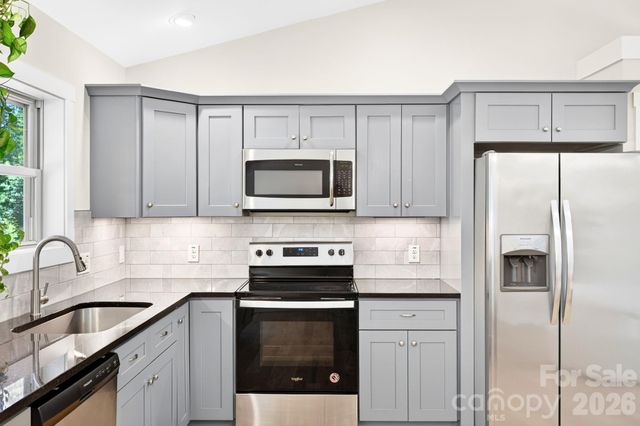 2546 Old Clyde Road, Clyde, NC 28721