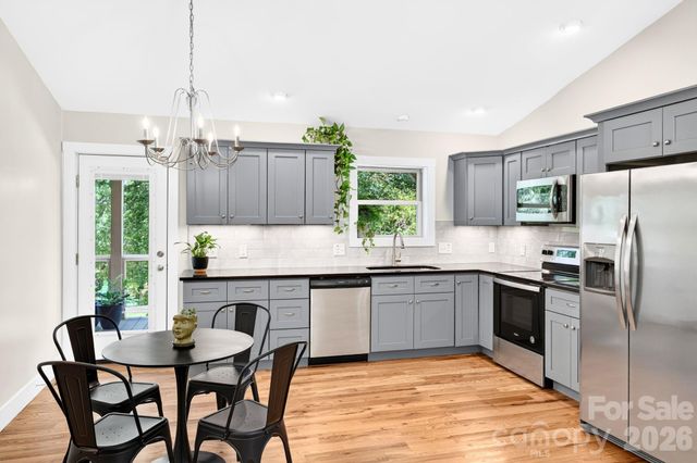 2546 Old Clyde Road, Clyde, NC 28721