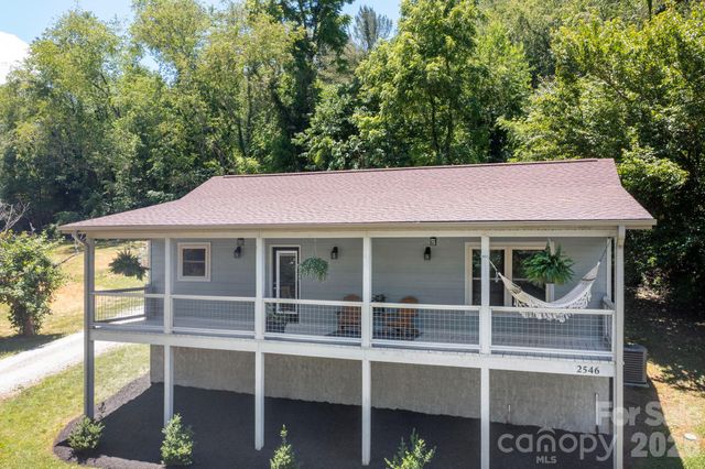 2546 Old Clyde Road, Clyde, NC 28721