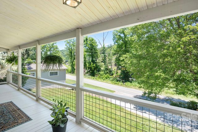 2546 Old Clyde Road, Clyde, NC 28721