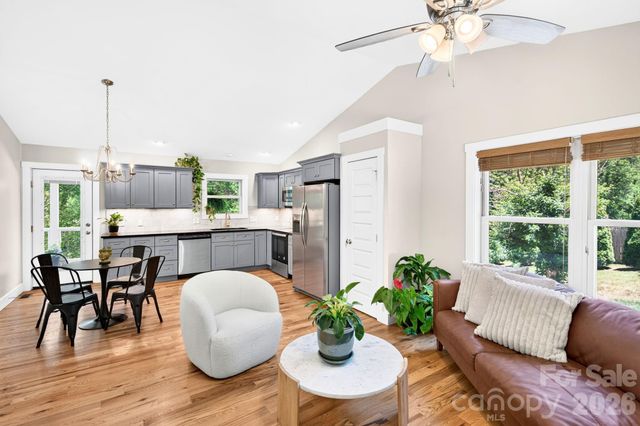 2546 Old Clyde Road, Clyde, NC 28721