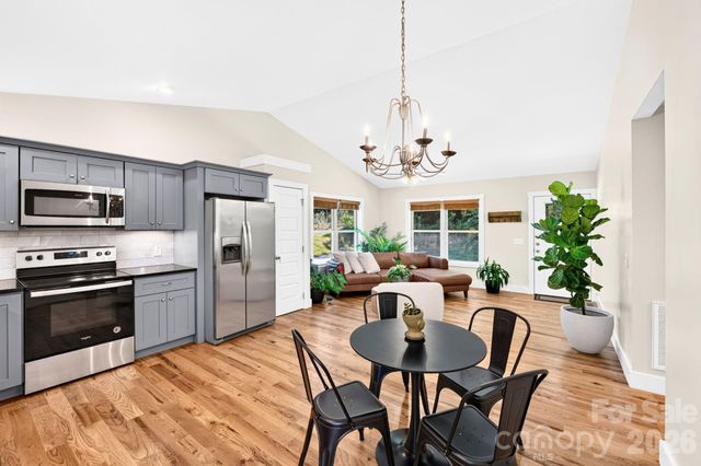 2546 Old Clyde Road, Clyde, NC 28721