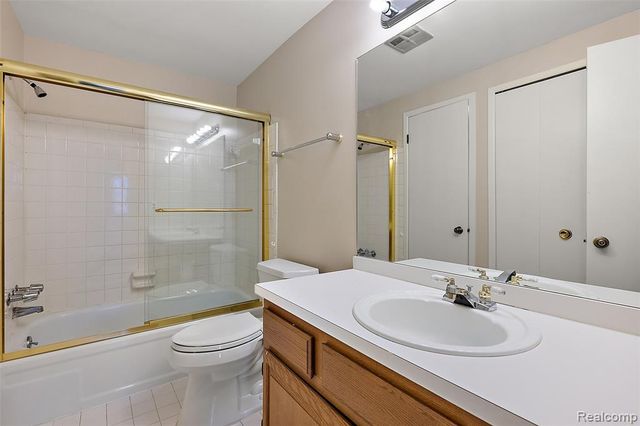 2905 Moon Lake Drive, West Bloomfield, MI 48323