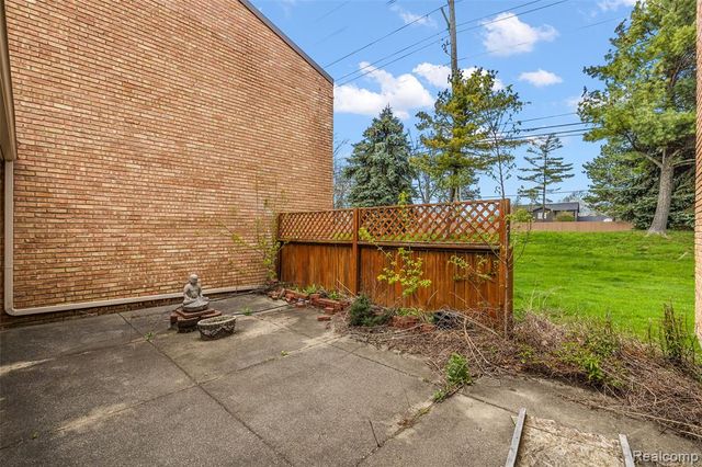 2905 Moon Lake Drive, West Bloomfield, MI 48323