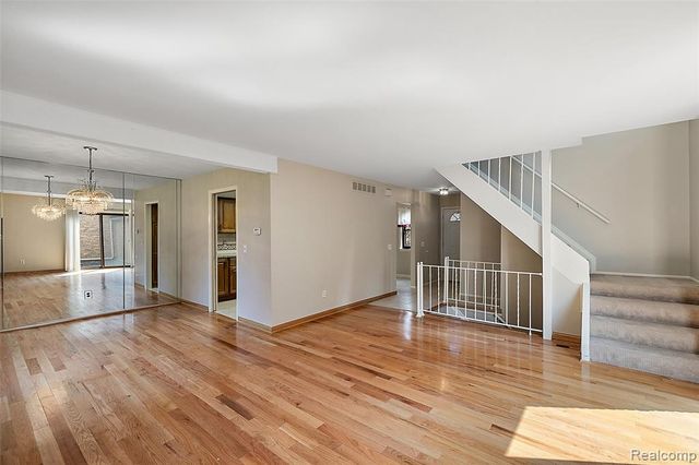 2905 Moon Lake Drive, West Bloomfield, MI 48323