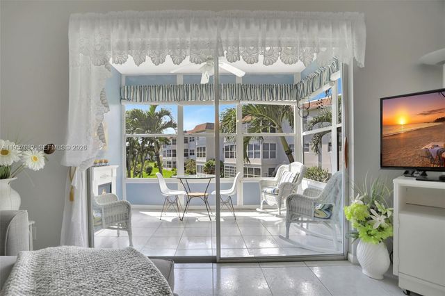 3501 NW 47th Ave 516, Lauderdale Lakes, FL 33319