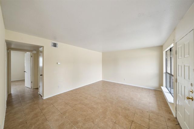 114 Lazy Lane, Sealy, TX 77474