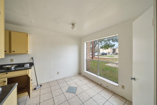 114 Lazy Lane, Sealy, TX 77474