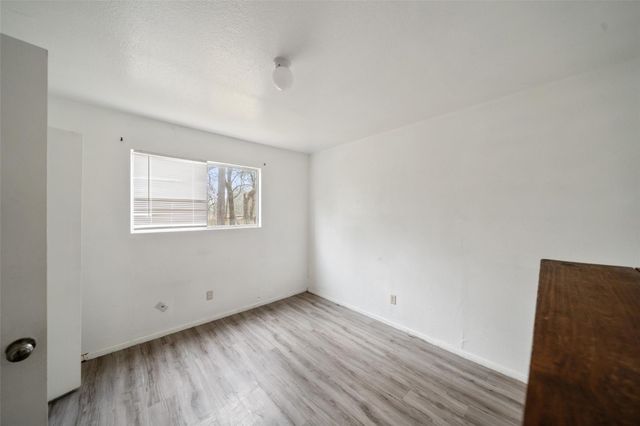 114 Lazy Lane, Sealy, TX 77474