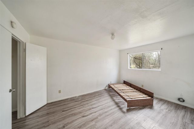 114 Lazy Lane, Sealy, TX 77474