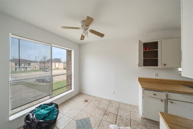 114 Lazy Lane, Sealy, TX 77474