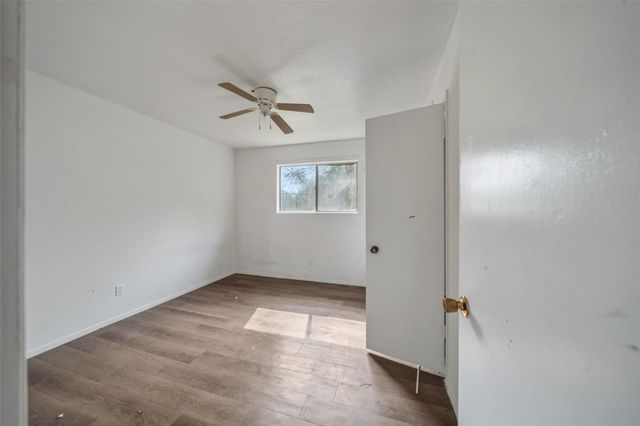 114 Lazy Lane, Sealy, TX 77474