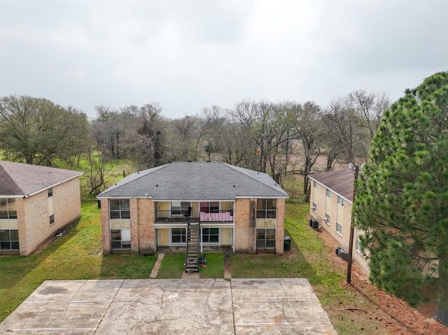 114 Lazy Lane, Sealy, TX 77474