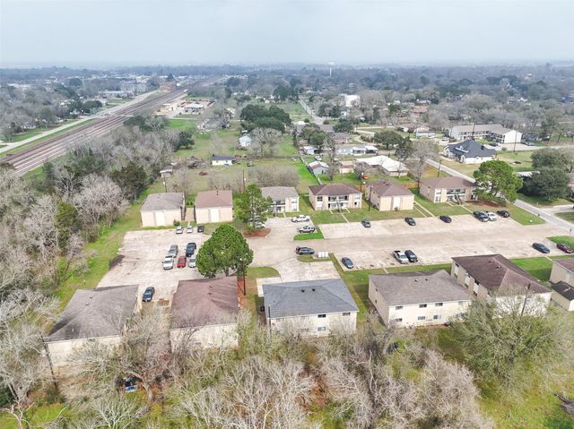 114 Lazy Lane, Sealy, TX 77474