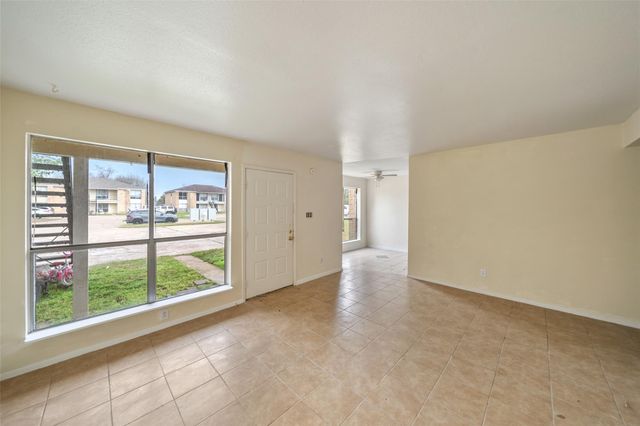 114 Lazy Lane, Sealy, TX 77474