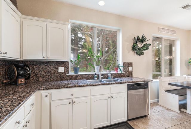 2170 W Beechwood Avenue, Fresno, CA 93711