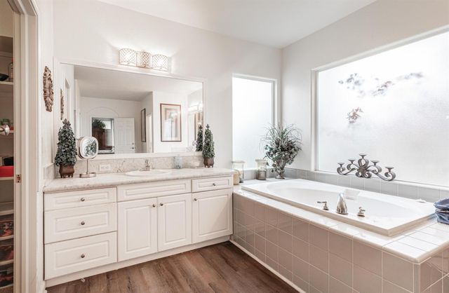 2170 W Beechwood Avenue, Fresno, CA 93711