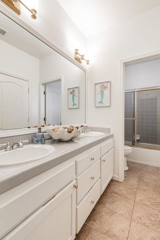 2170 W Beechwood Avenue, Fresno, CA 93711