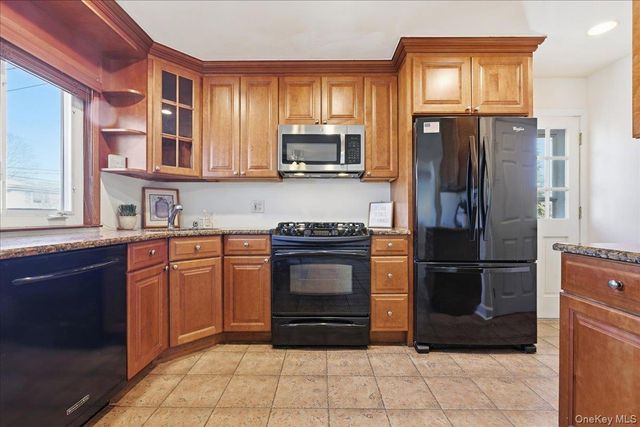 2337 Sycamore Avenue, Wantagh, NY 11793