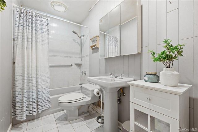 2337 Sycamore Avenue, Wantagh, NY 11793