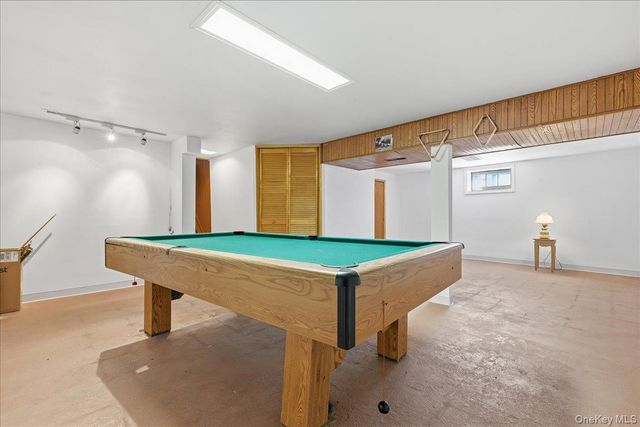 2337 Sycamore Avenue, Wantagh, NY 11793