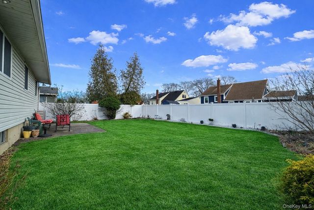 2337 Sycamore Avenue, Wantagh, NY 11793