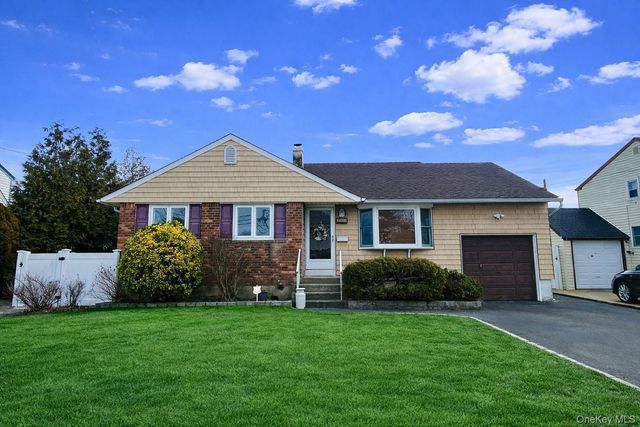 2337 Sycamore Avenue, Wantagh, NY 11793