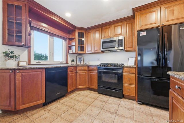 2337 Sycamore Avenue, Wantagh, NY 11793