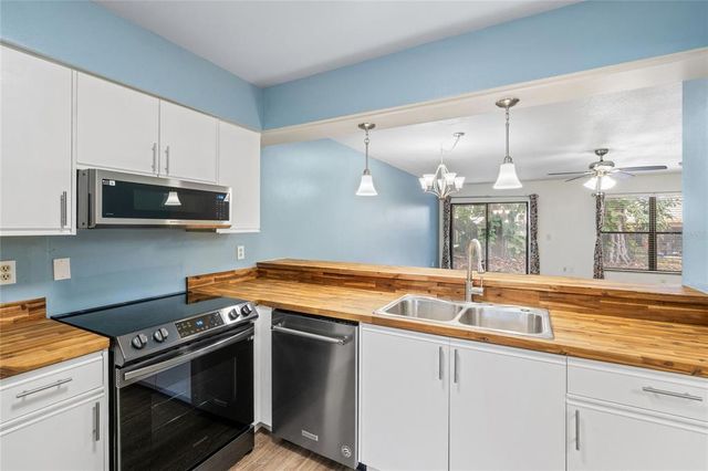 5412 11TH STREET CIRCLE E, Bradenton, FL 34203