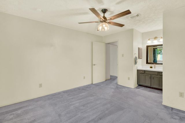 13211 S Thorntree Drive, Houston, TX 77015