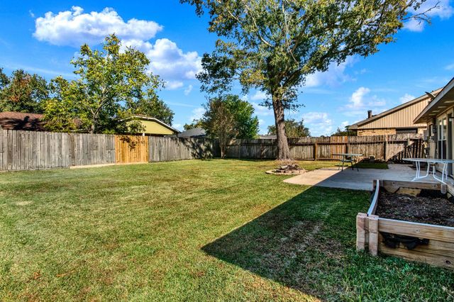 13211 S Thorntree Drive, Houston, TX 77015