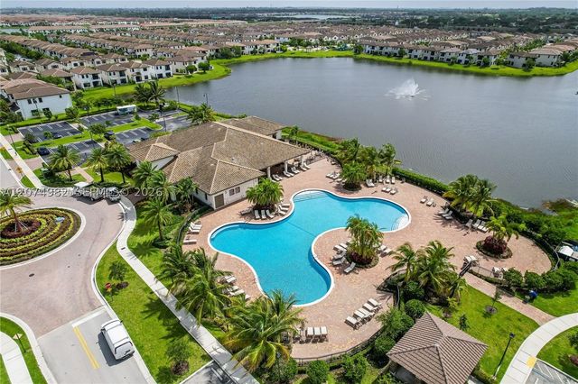 3564 W 97th St, Hialeah, FL 33018