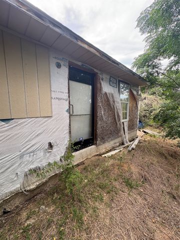 2716 E Briarwood Street, Granbury, TX 76048