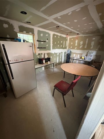2716 E Briarwood Street, Granbury, TX 76048