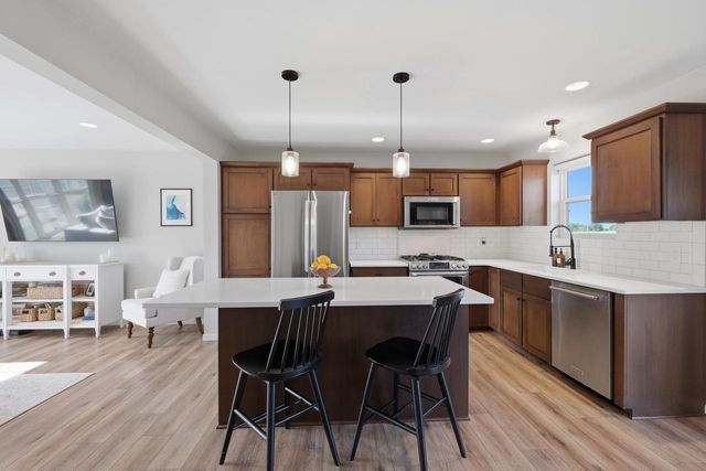 4723 Catalina Parkway, Mcfarland, WI 53558