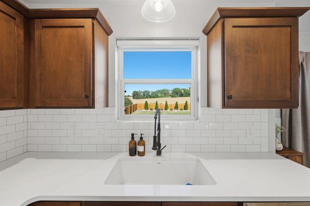 4723 Catalina Parkway, Mcfarland, WI 53558