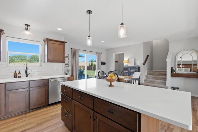4723 Catalina Parkway, Mcfarland, WI 53558