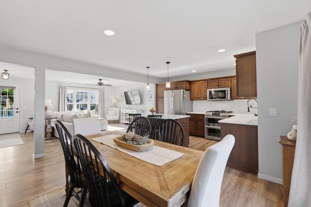 4723 Catalina Parkway, Mcfarland, WI 53558