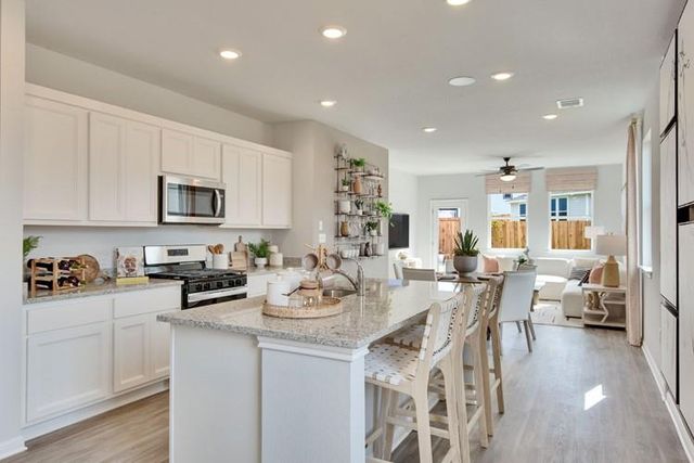 142 Two Bits LN, Elgin, TX 78621