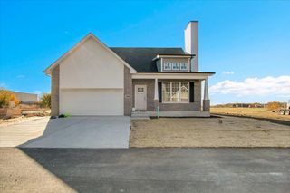 2080 Waters Edge Drive, Minooka, IL 60447