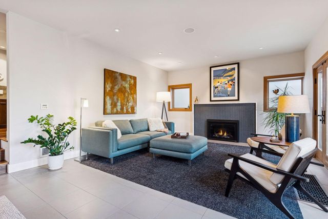 747 Kenwood Parkway, Minneapolis, MN 55403