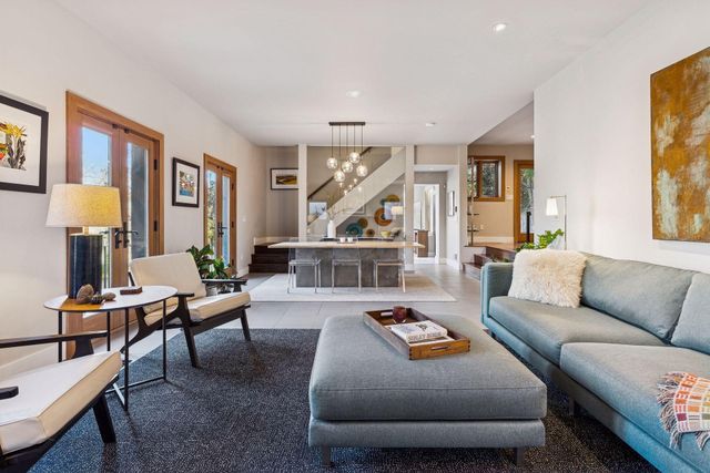 747 Kenwood Parkway, Minneapolis, MN 55403