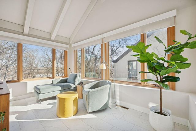 747 Kenwood Parkway, Minneapolis, MN 55403