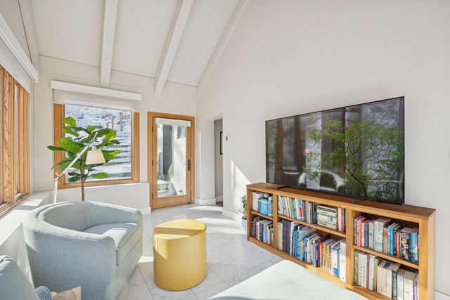 747 Kenwood Parkway, Minneapolis, MN 55403